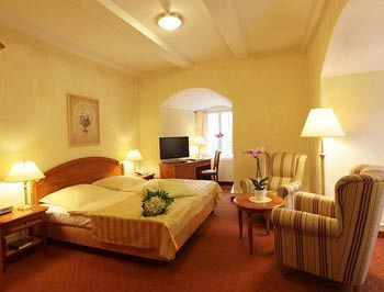 Hotel & Wasserschloss Westerburg 4*