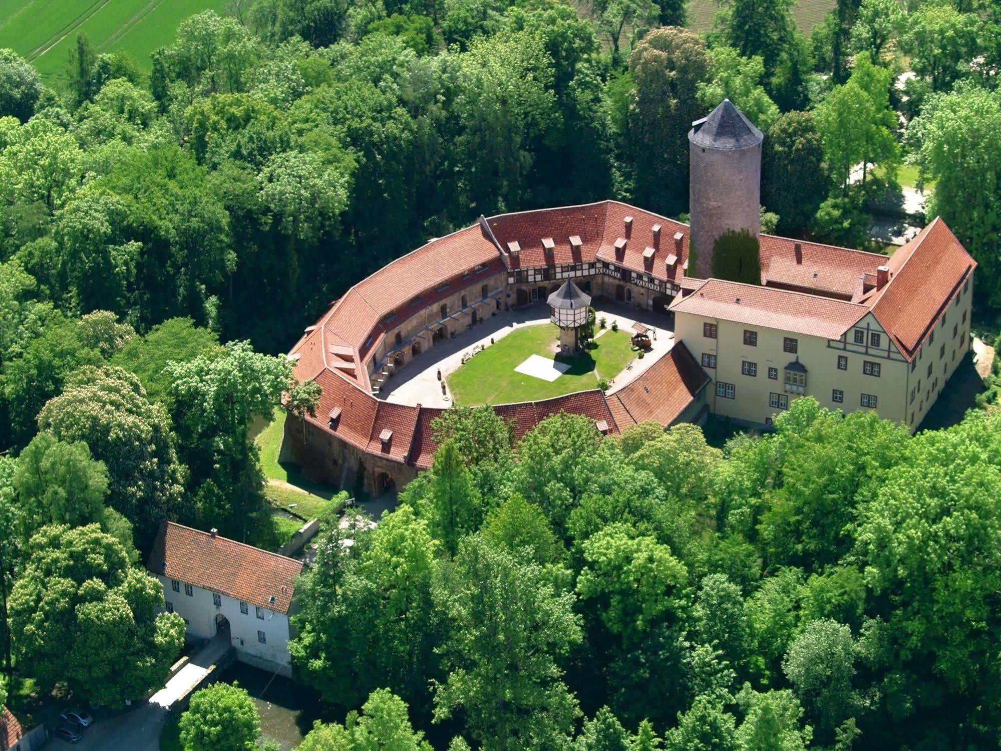 Hotel & Wasserschloss Westerburg 4*